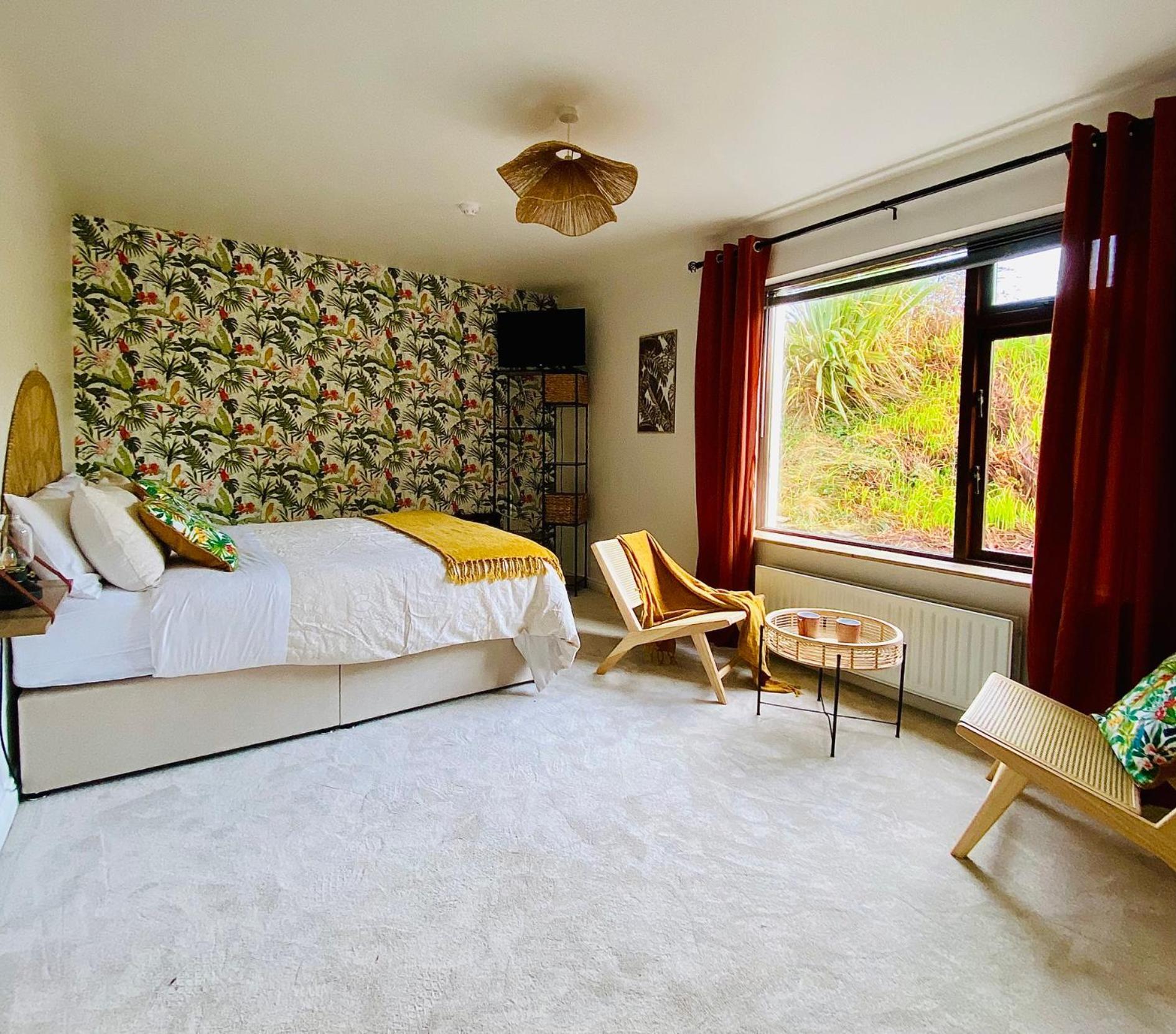 Bed and Breakfast Derrynane Bay House Кэрданиел Экстерьер фото