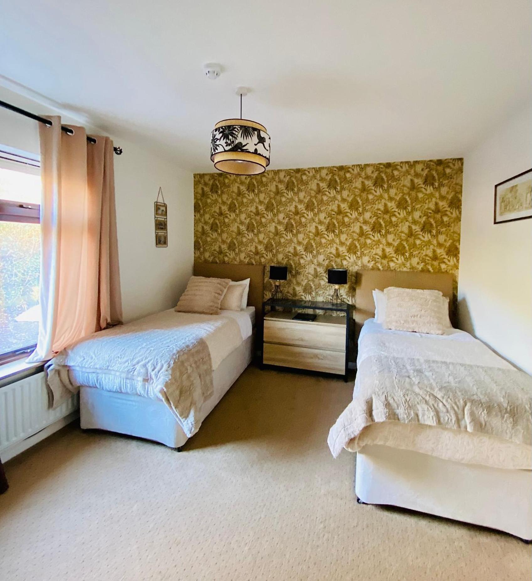 Bed and Breakfast Derrynane Bay House Кэрданиел Экстерьер фото