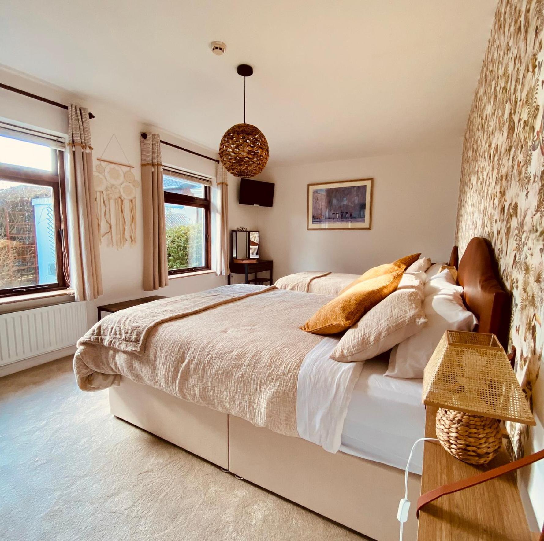 Bed and Breakfast Derrynane Bay House Кэрданиел Экстерьер фото